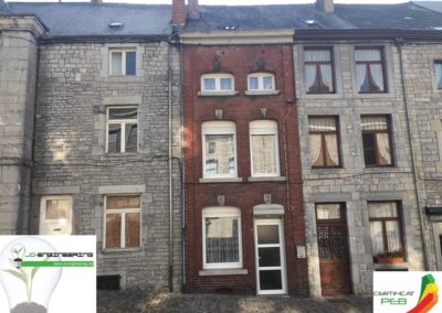 Certificat PEB d'une maison mitoyenne sur deux étage en brique rouge réalisé par JD Engineering